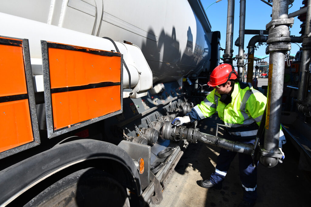 truck driver at Wagram Terminal ©Gilles Dacquin